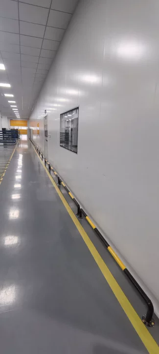 防撞护栏筑牢新能源车间安全防线